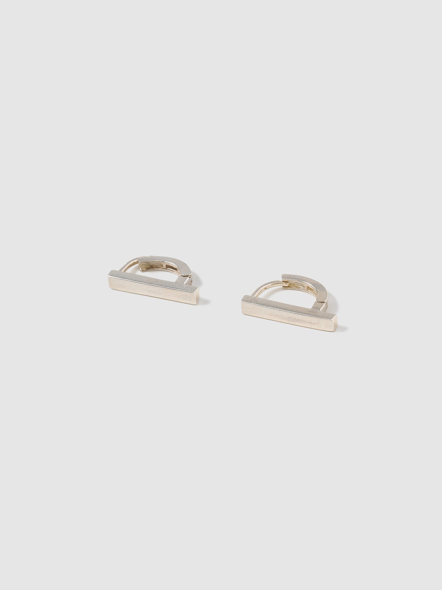 Simple bar piercing