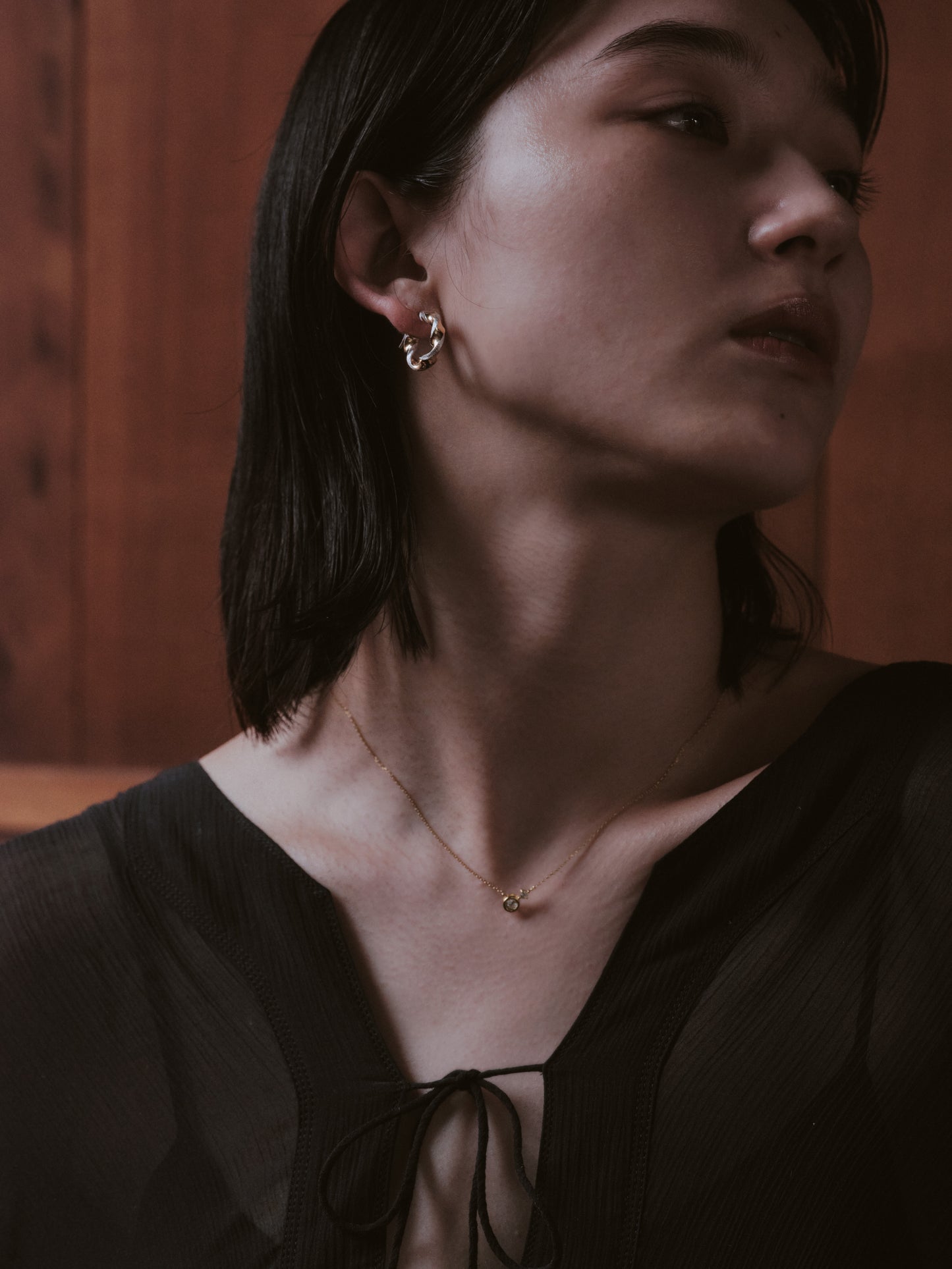 Round & star crystal gold necklace