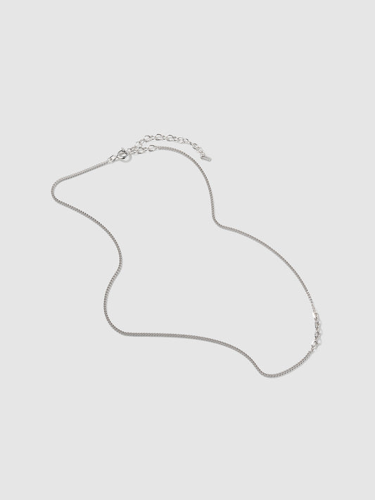 Chain motif necklace