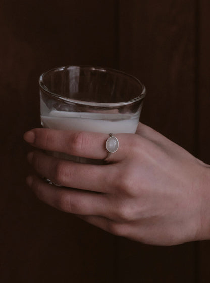 Crystal white stone silver ring